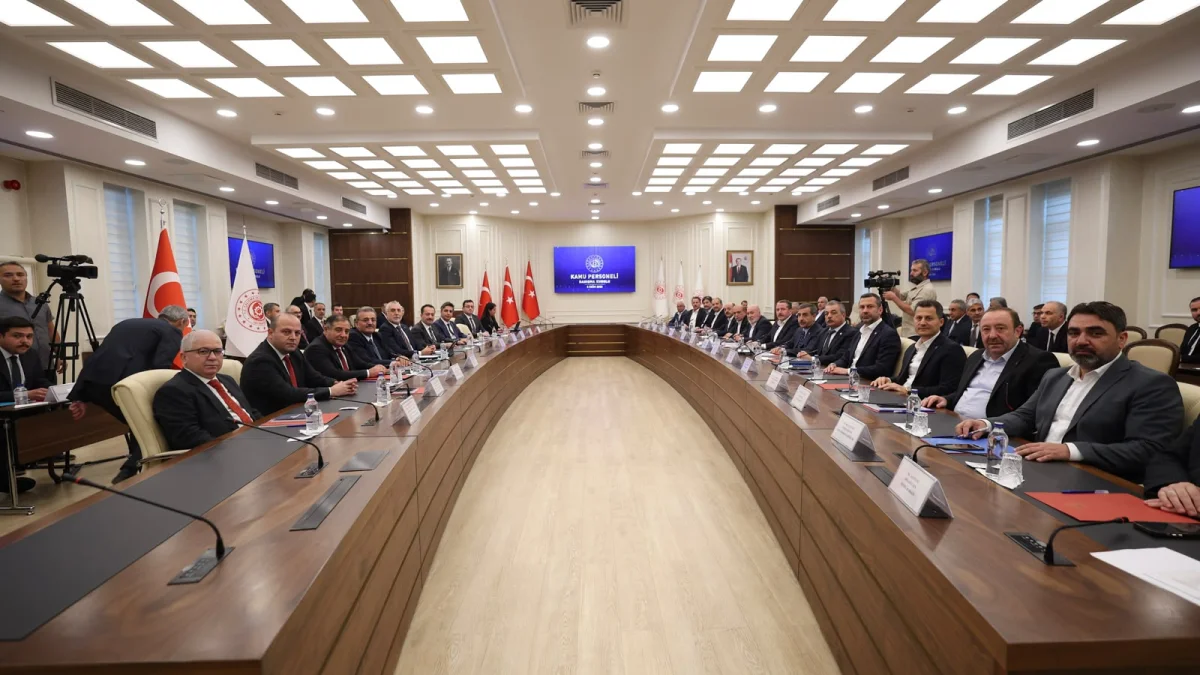 Bakan Işıkhan Kamu Personel Sisteminde Yeni Dönem Sinyalini Verdi